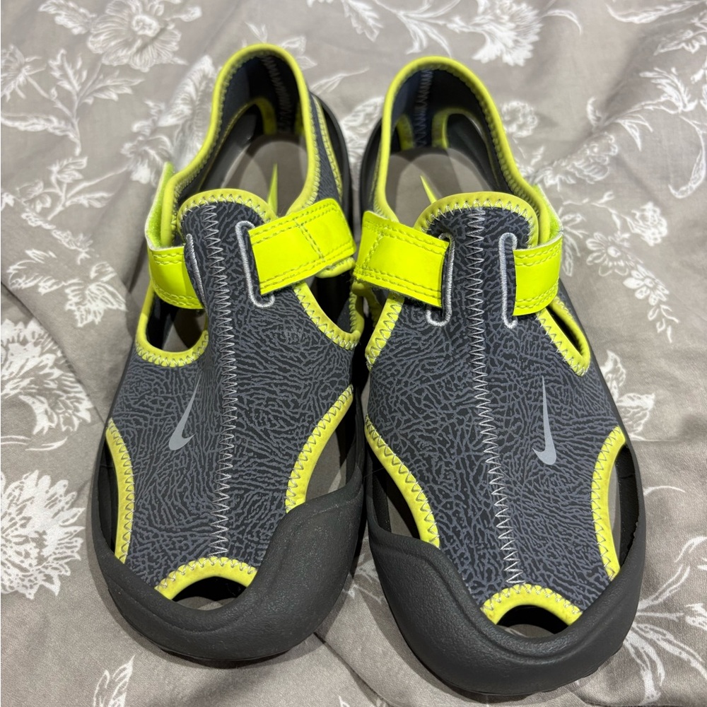 Nike water shoes 2 grey green
